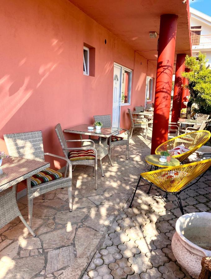 Hotel Vila Duricic 300M Od Mora Ðenovići Exterior foto